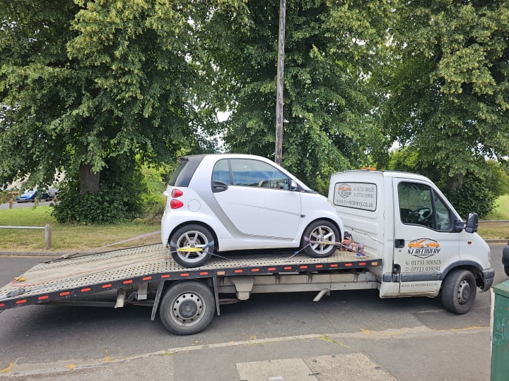 car brakdown recovery peterborough van transportation van recovery london breakdown cover jump start battery service emergency collector